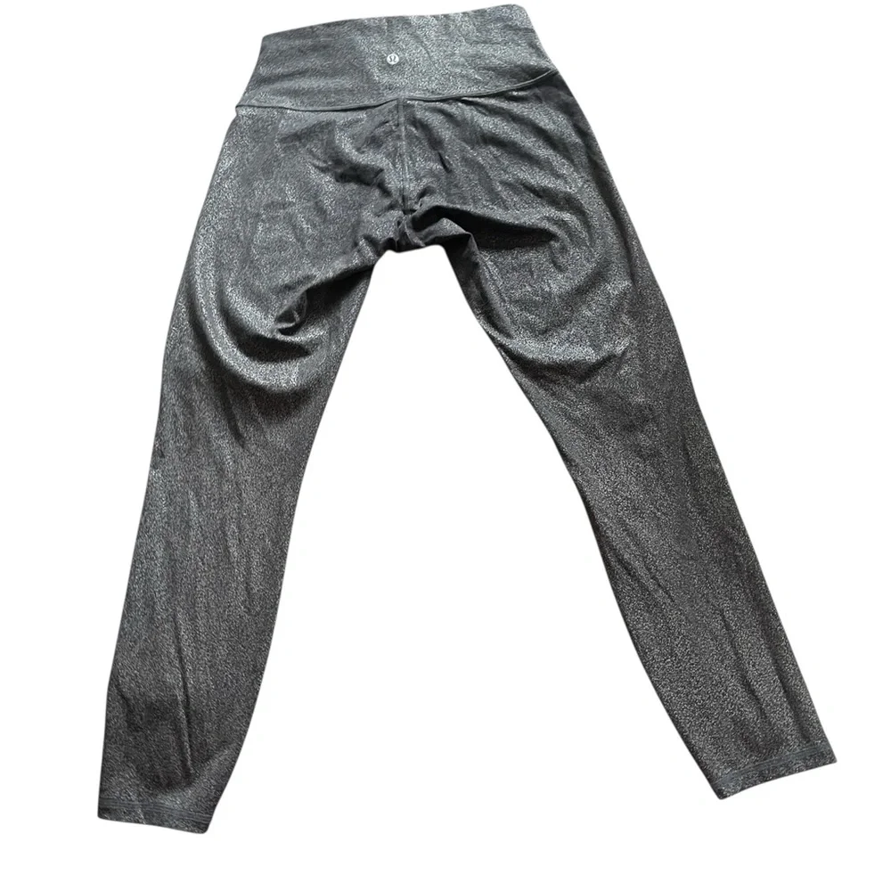 Lululemon Wunder Under Hi-Rise Tight 25’
Luminosity Foil Print Black Silver - Picture 10 of 10